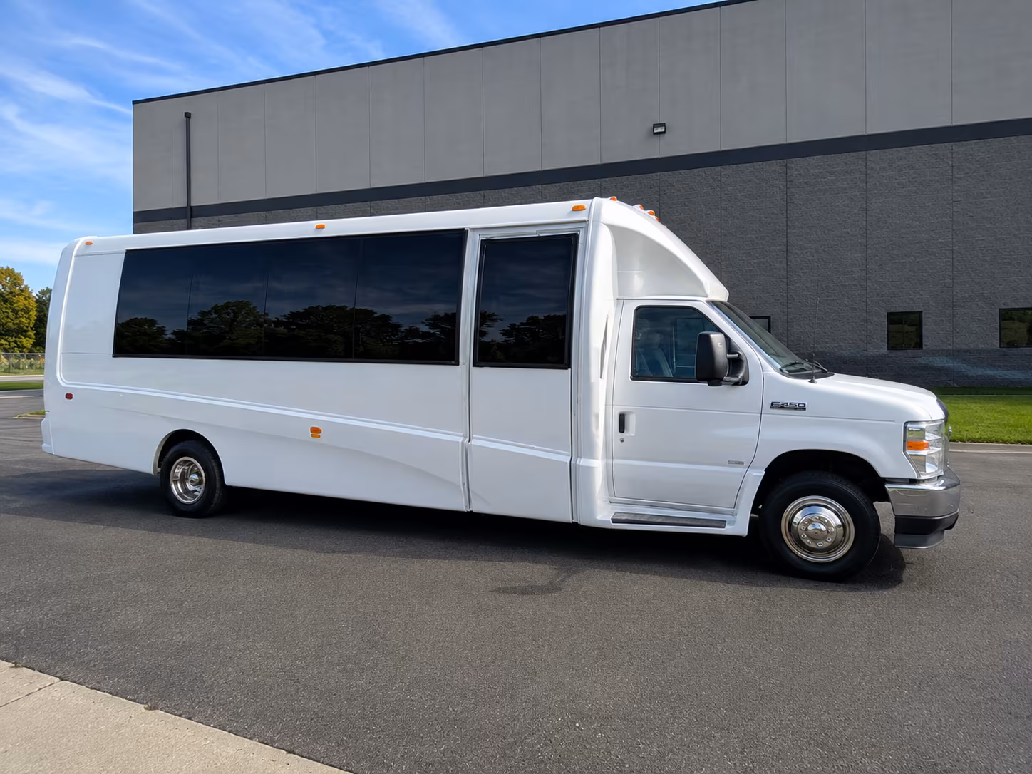 bus rentals for honda center concerts and anaheim arena events