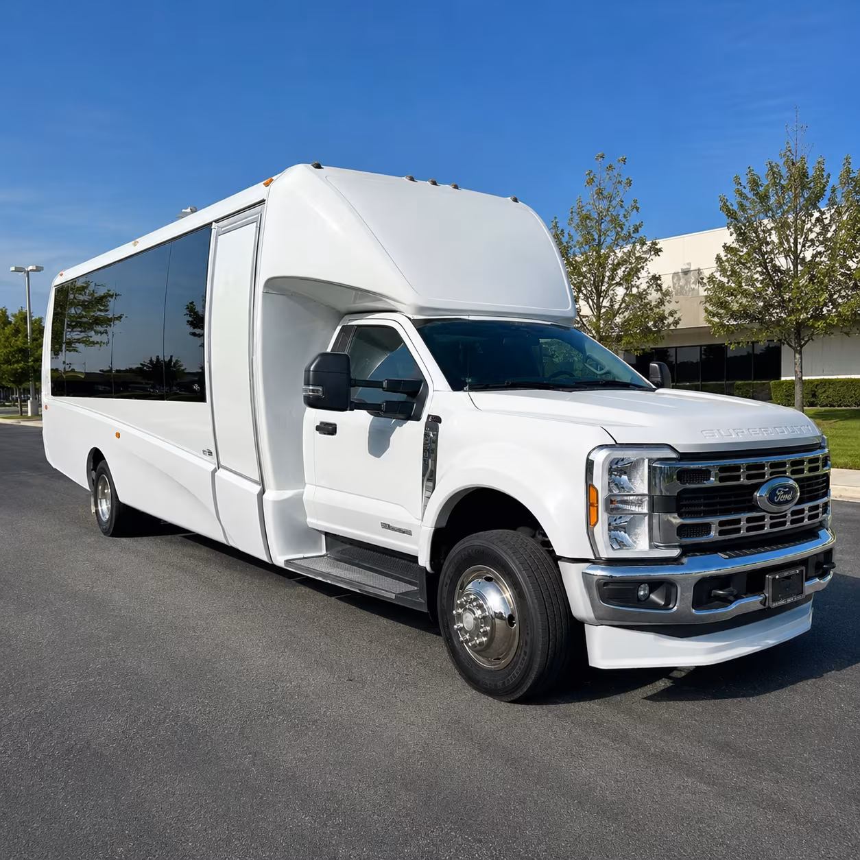 corporate airport transfer buses to and from john wayne airport sna