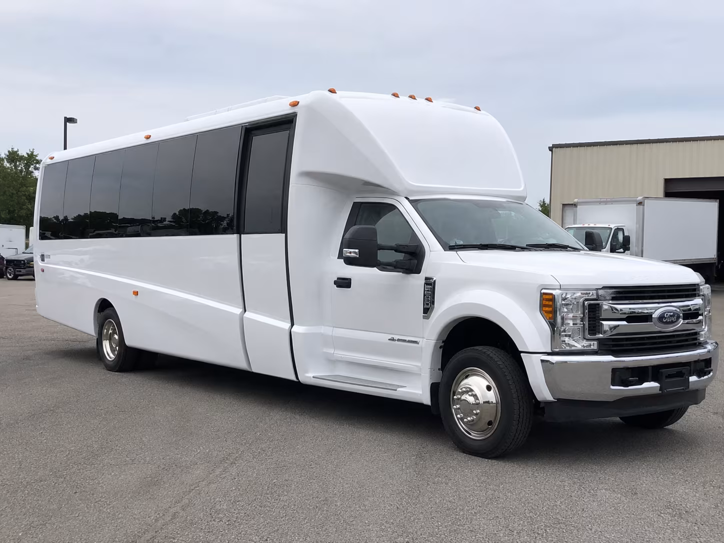 minibuses and charter buses for college game days rose bowl the coliseum and more