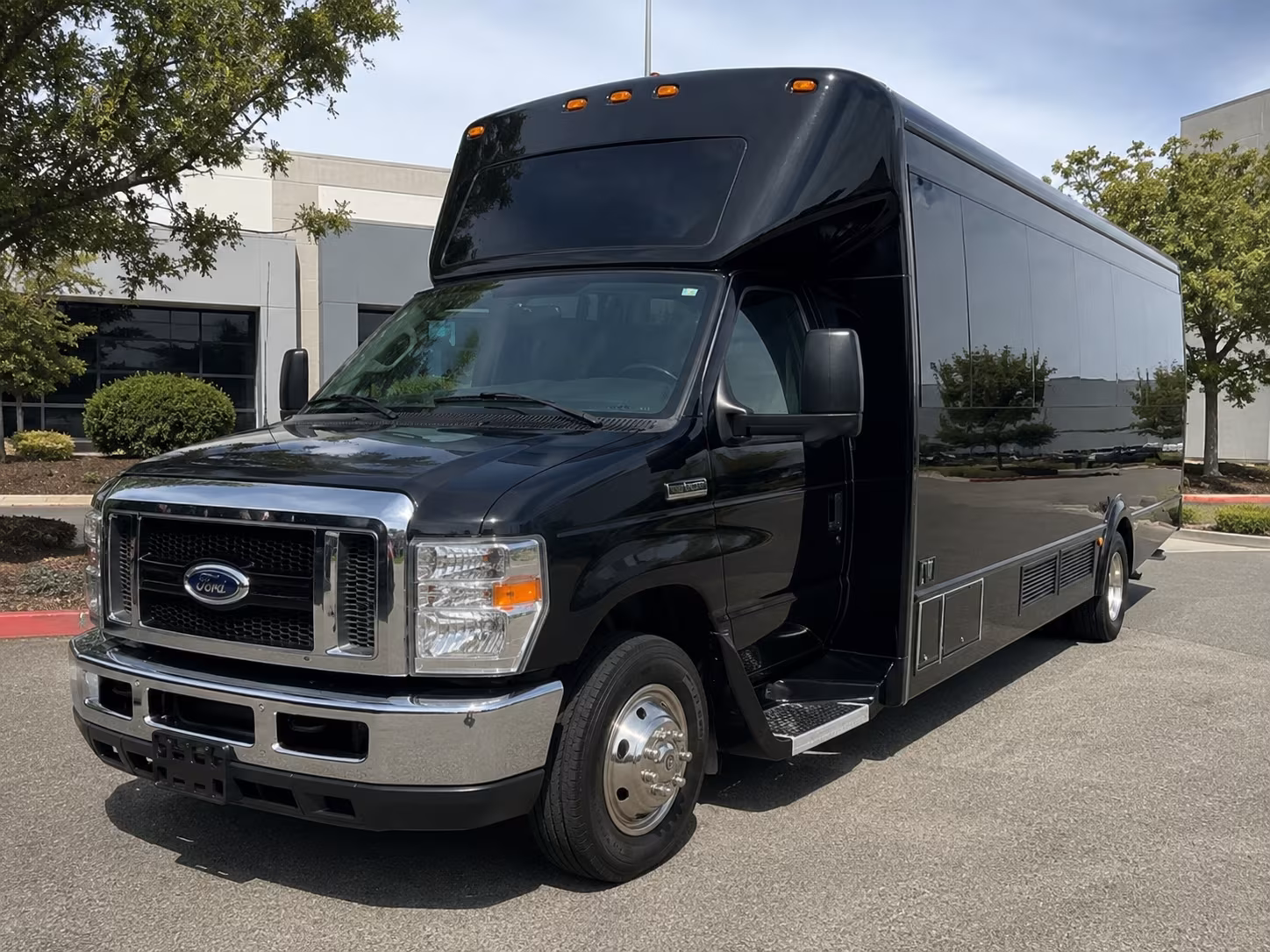 newport beach party bus