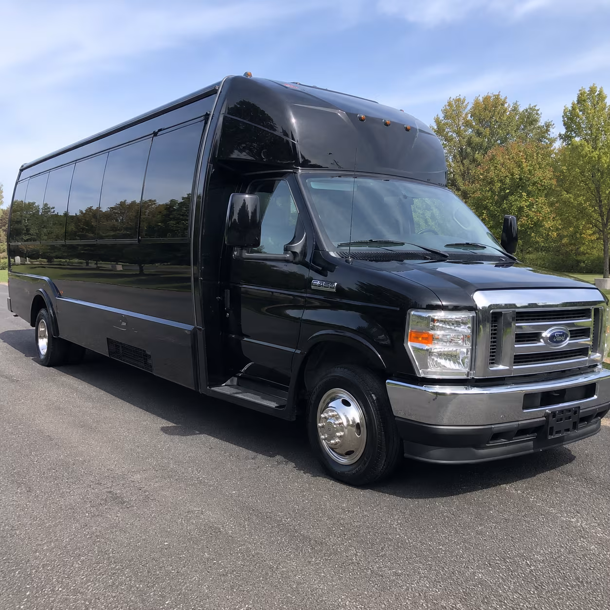 party buses to fivepoint amphitheater concerts in irvine