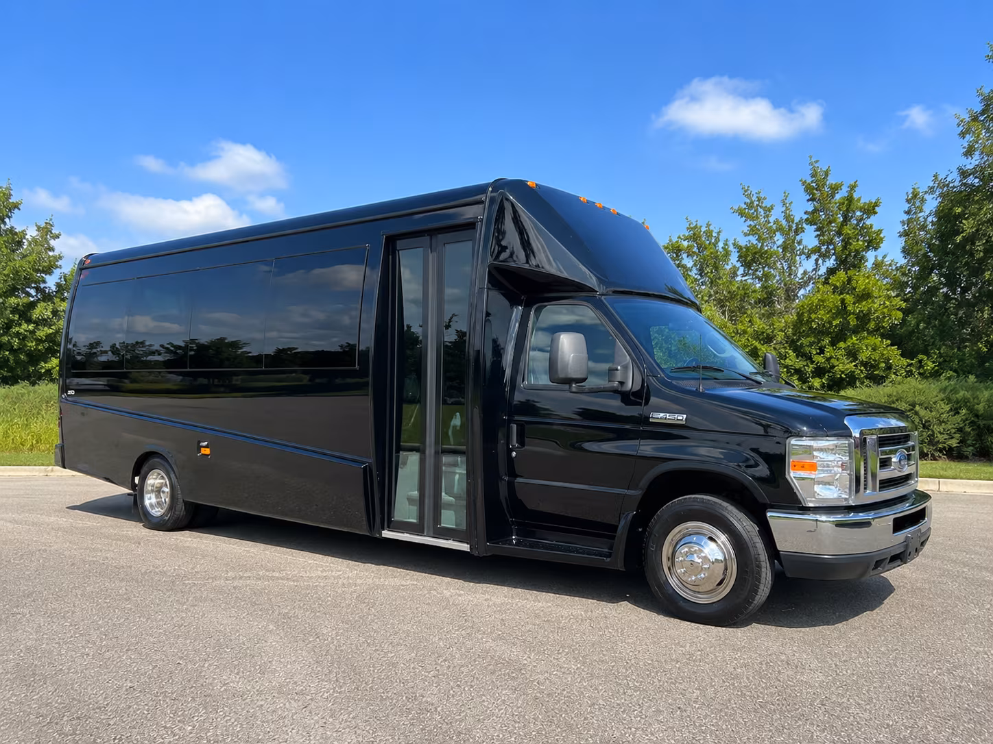 zoo and nature reserve buses for newport beach field trips